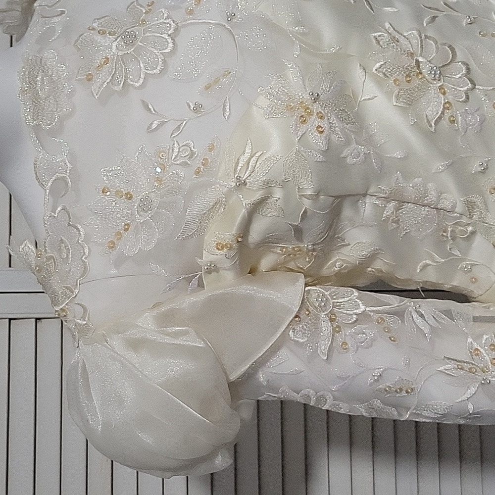 Wedding Dress Womans Sz. M Custom Made Lace Sequins & Beading Puff Sleeve Vint. - Picture 2 of 16